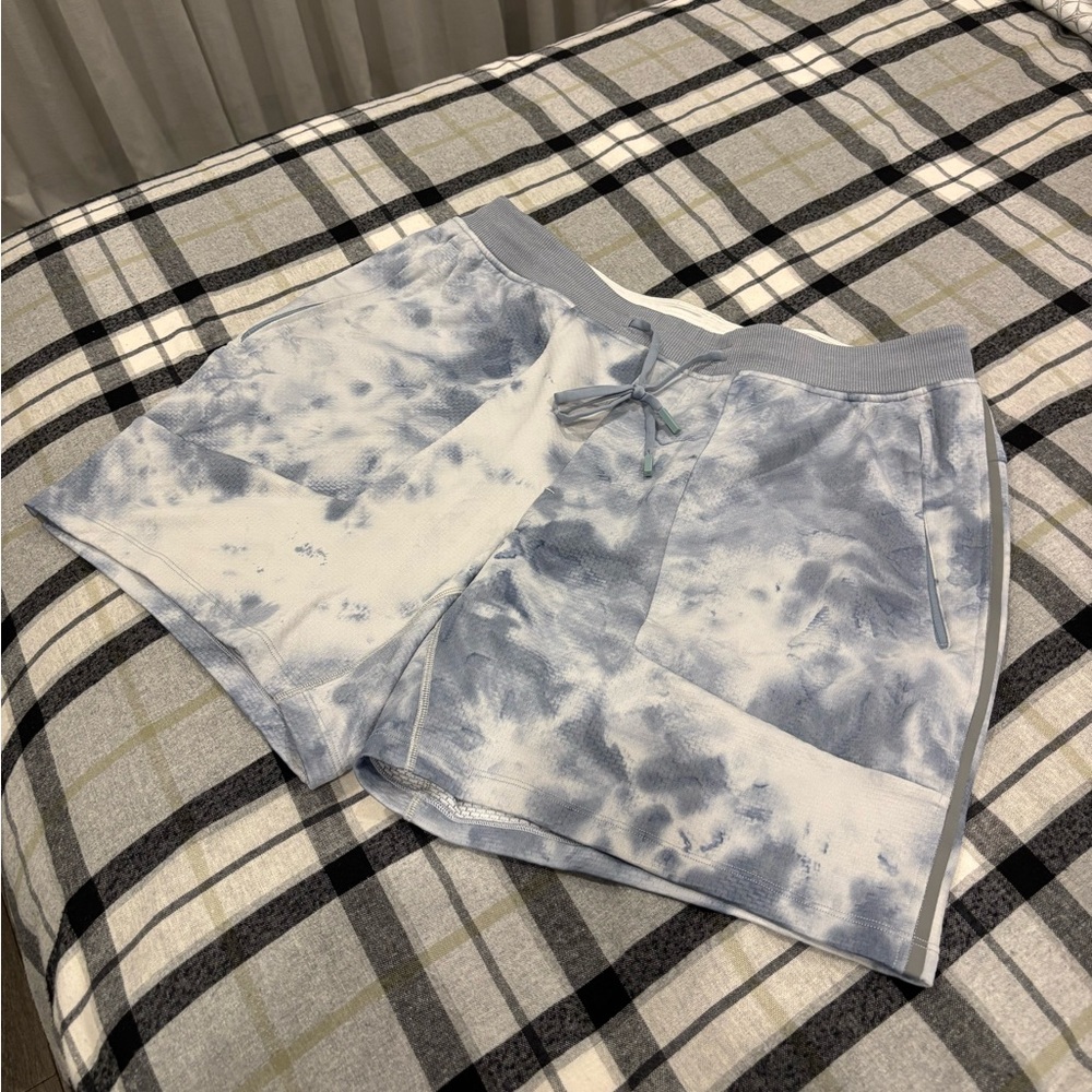 Lululemon Men’s Blue Tie-Dye Shorts